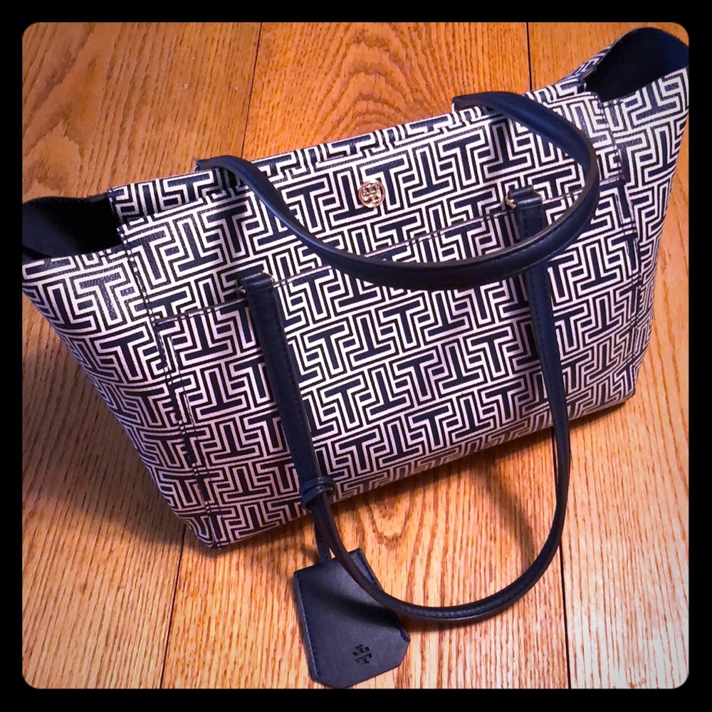 EUC Tory Burch Navy White Shoulder Bag